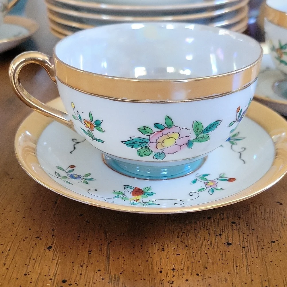 Takito & Co. of JAPAN VINTAGE HAND-PAINTED LUSTERWARE TEA SET